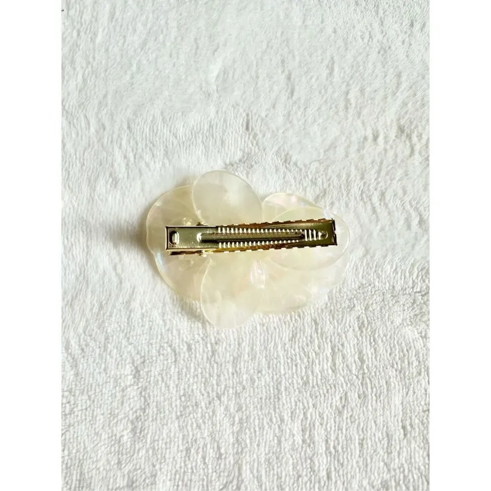 Cream color Pearlescent orchid hair claw